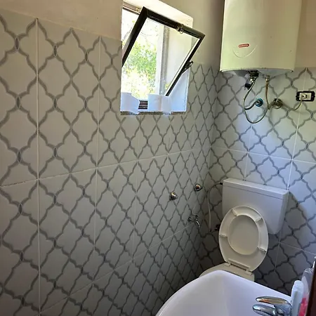 Room 1 Ferienhaus Theth